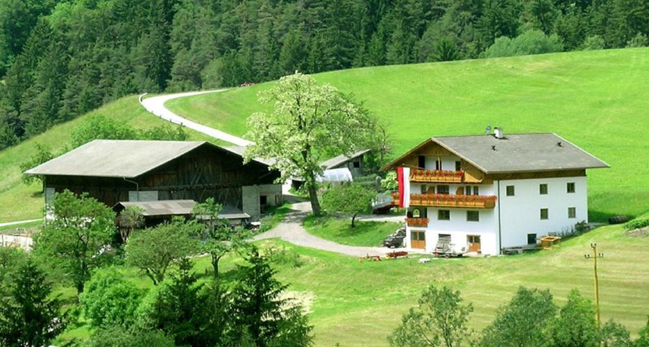 Mantingerhof Apartments Funes  Kültér fotó
